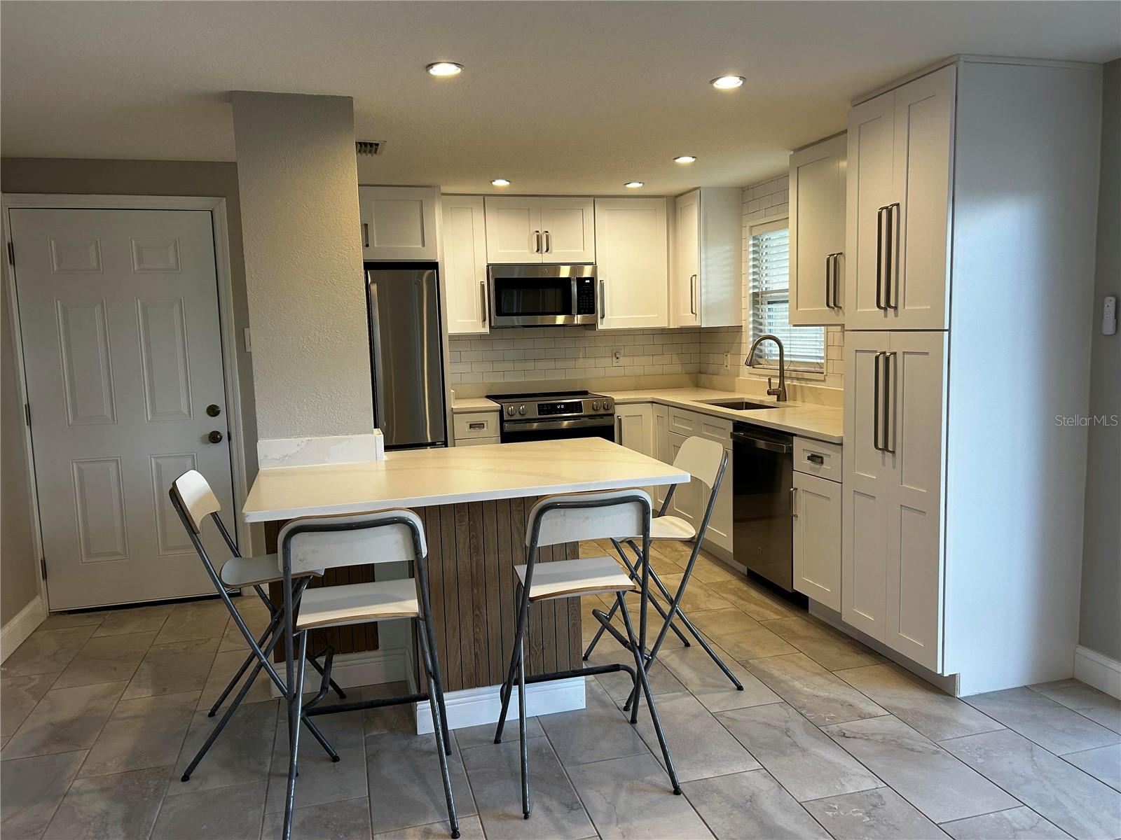 8802 BAY POINTE DR #102, TAMPA, FL — photo 4