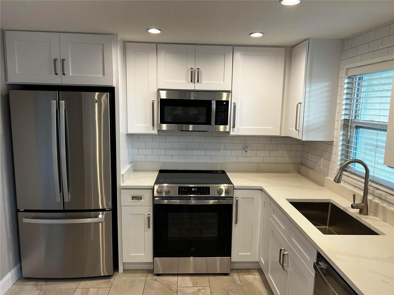 8802 BAY POINTE DR #102, TAMPA, FL — photo 5