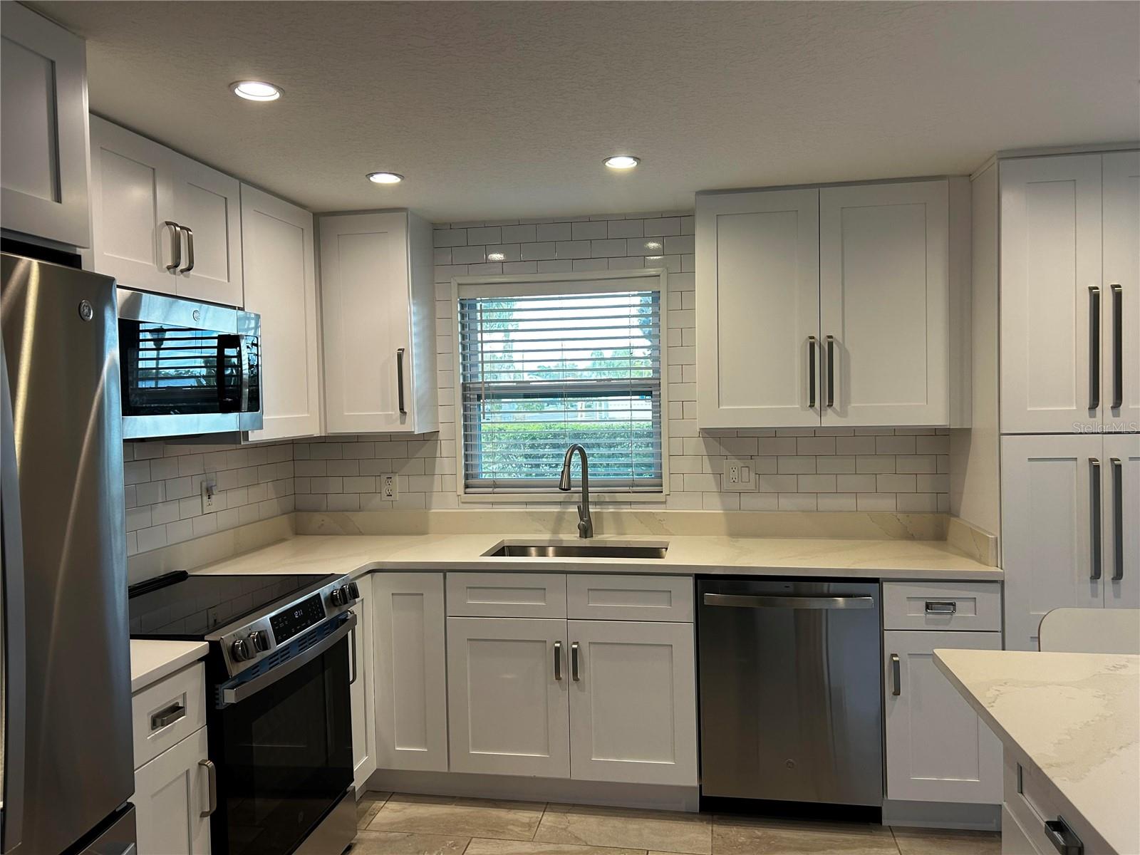 8802 BAY POINTE DR #102, TAMPA, FL — photo 6