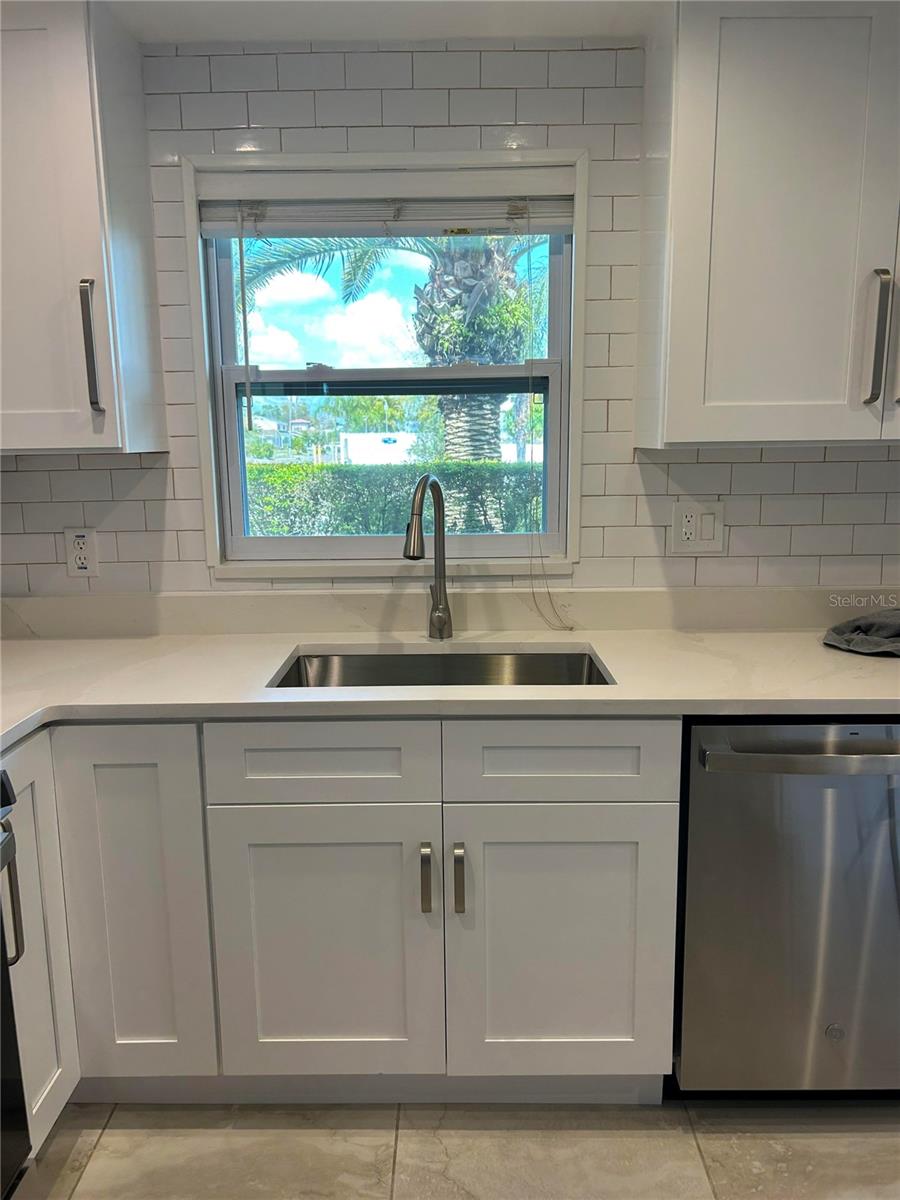 8802 BAY POINTE DR #102, TAMPA, FL — photo 7