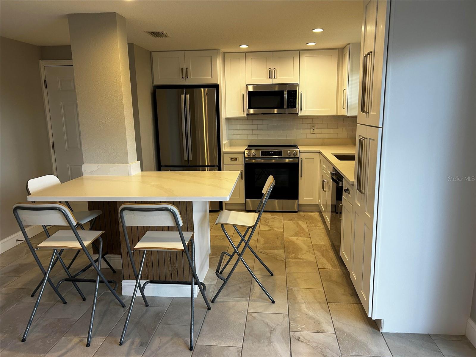 8802 BAY POINTE DR #102, TAMPA, FL — photo 8