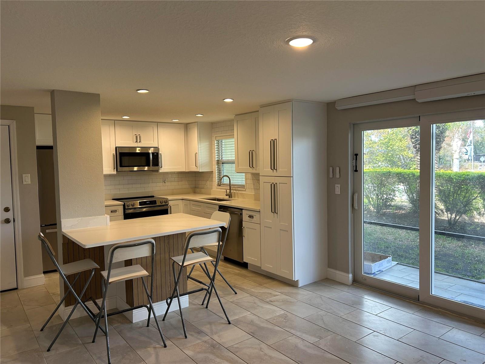 8802 BAY POINTE DR #102, TAMPA, FL — photo 9