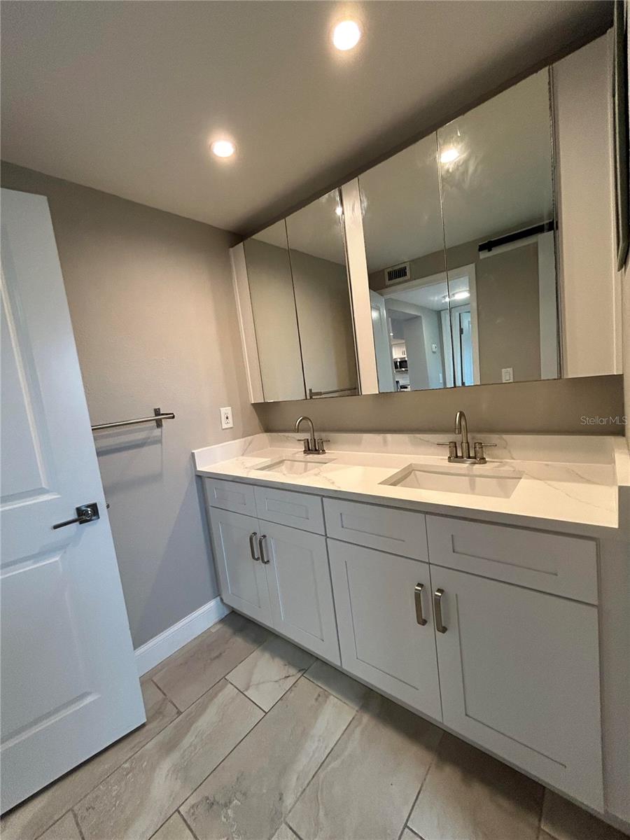8802 BAY POINTE DR #102, TAMPA, FL — photo 21