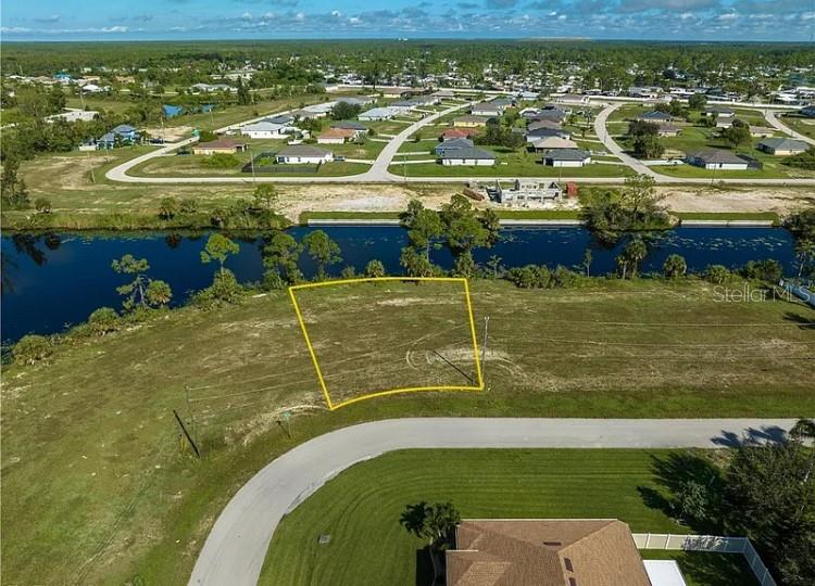 2117 NE 43RD LN, CAPE CORAL, FL — photo 2