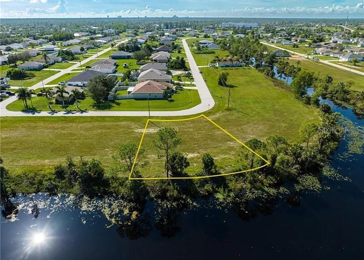 2117 NE 43RD LN, CAPE CORAL, FL — photo 3