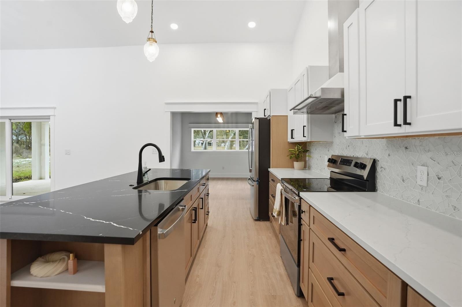 34111 AUGUST AVE, WEBSTER, FL — photo 15