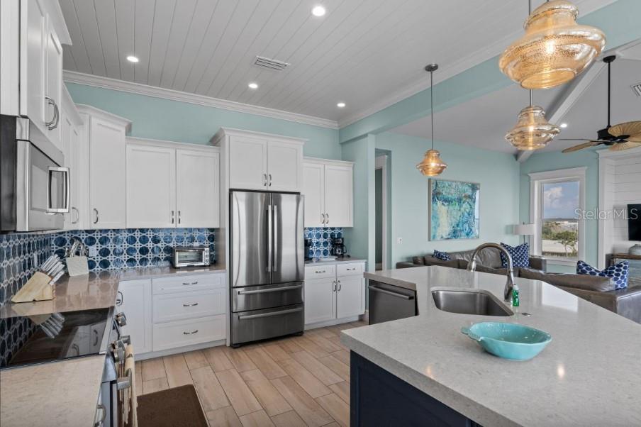903 GULF DR S, BRADENTON BEACH, FL — photo 10