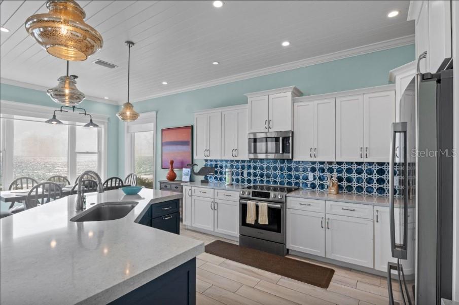 903 GULF DR S, BRADENTON BEACH, FL — photo 11