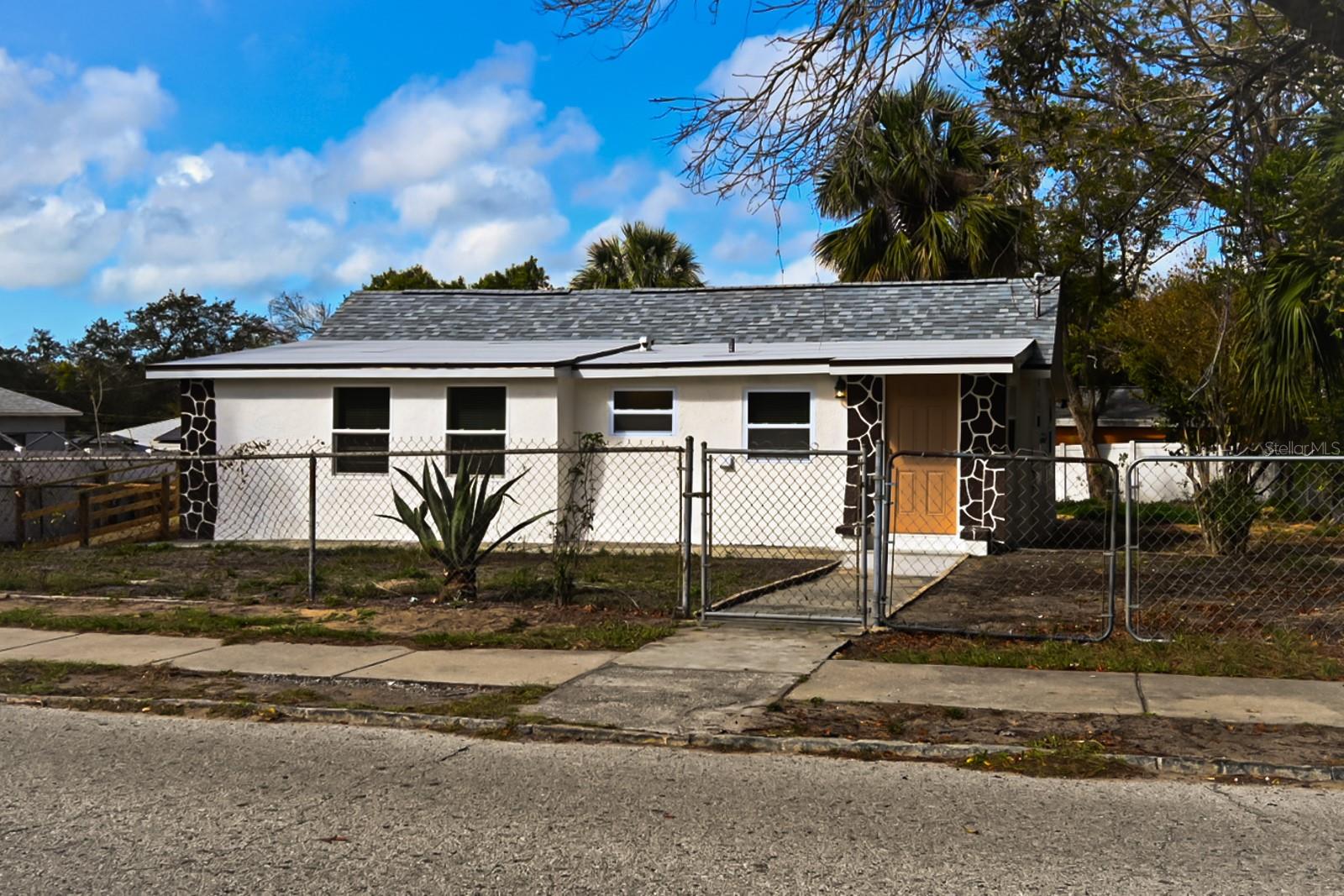 426 S DISSTON AVE, TARPON SPRINGS, FL — photo 2