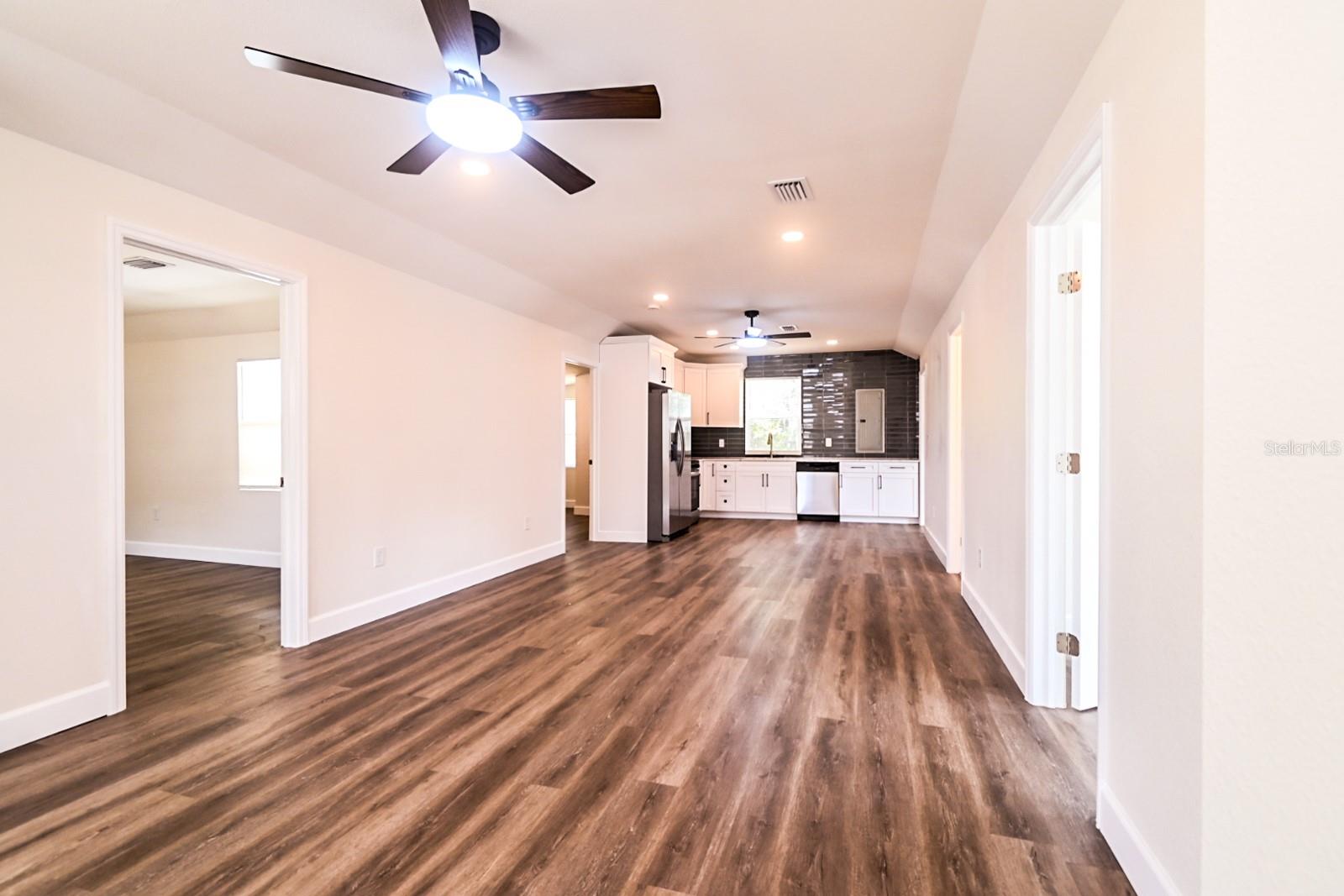426 S DISSTON AVE, TARPON SPRINGS, FL — photo 13