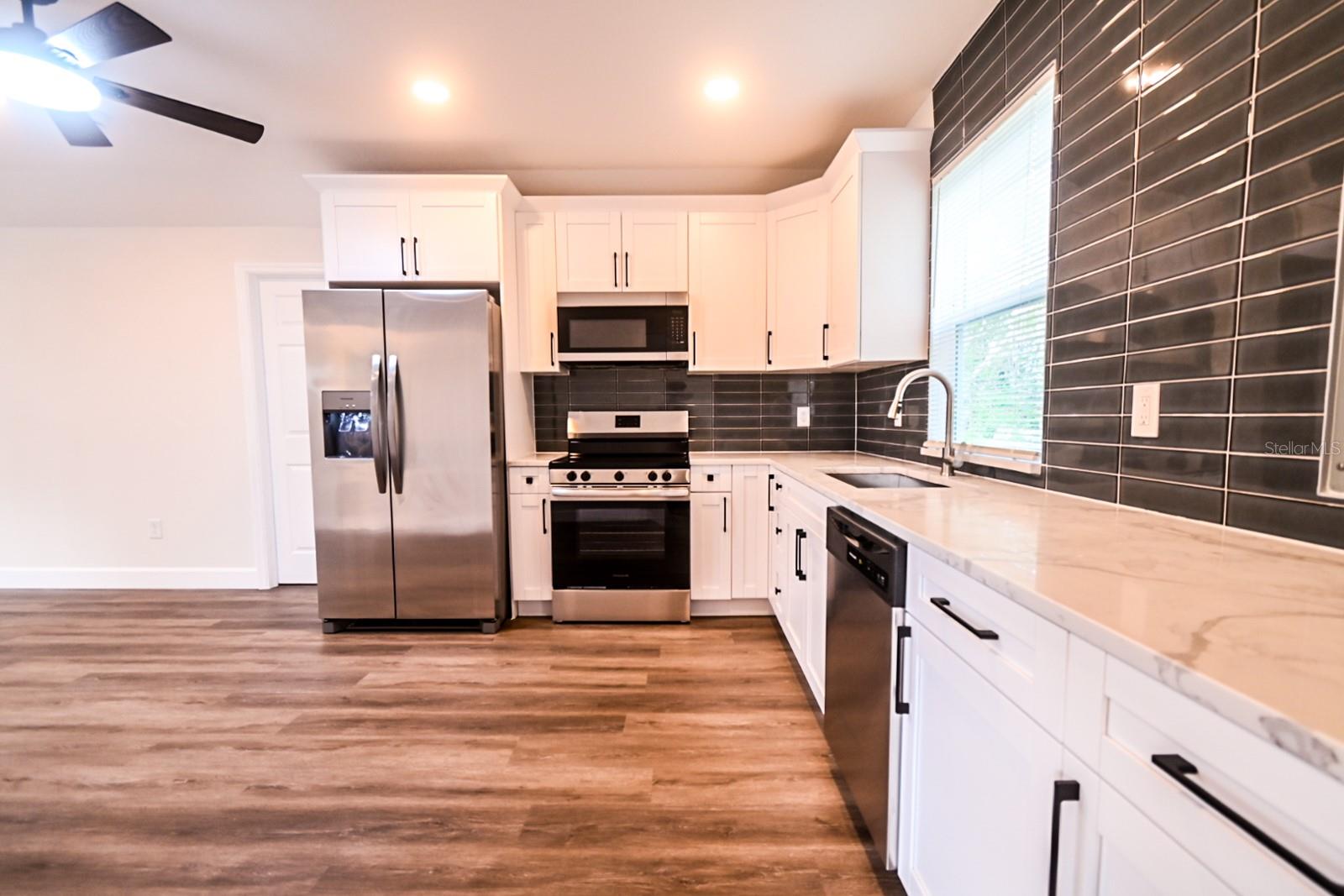 426 S DISSTON AVE, TARPON SPRINGS, FL — photo 16