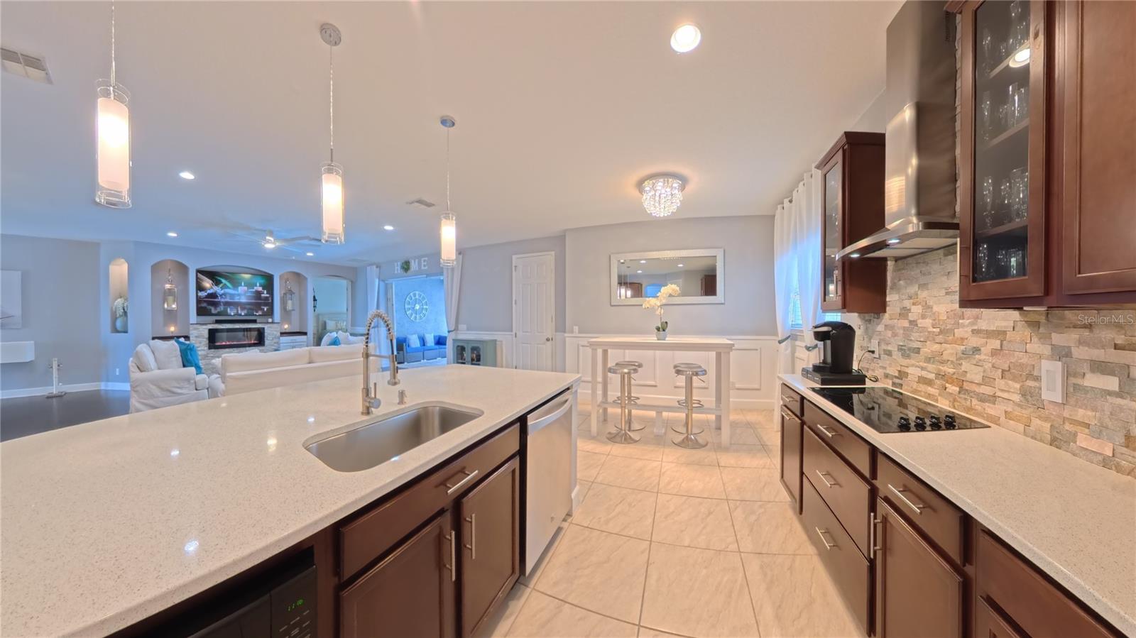 703 CALABRIA WAY, HOWEY IN THE HILLS, FL — photo 50