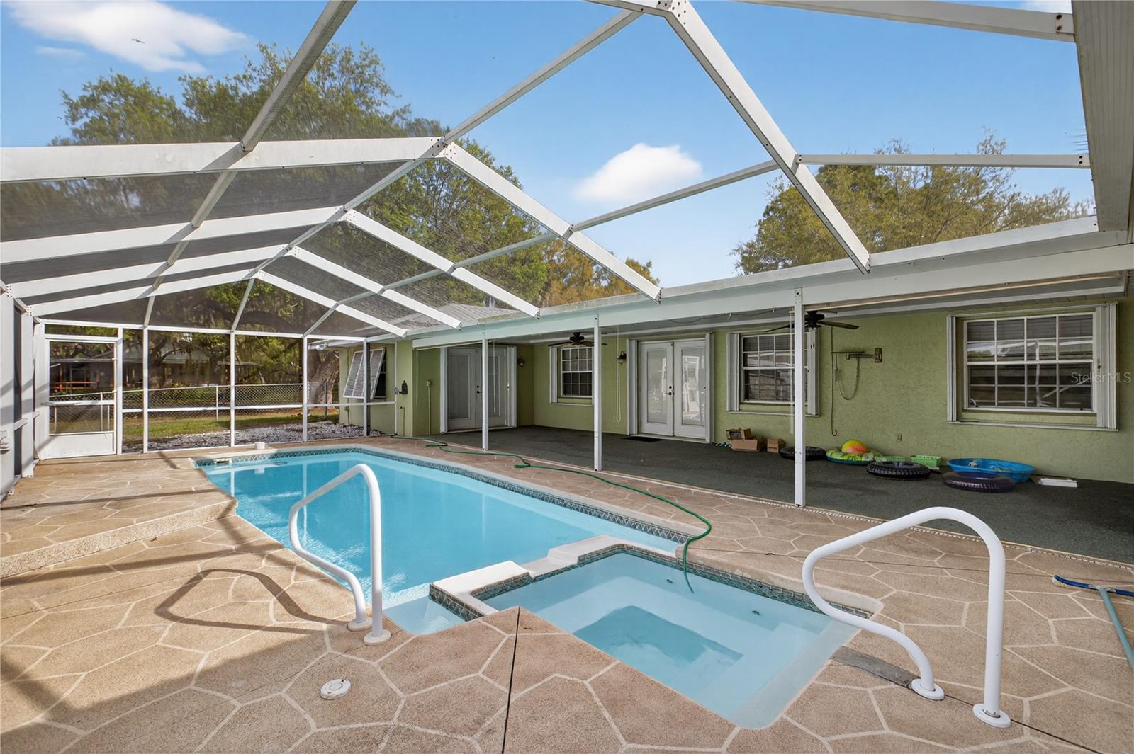 2065 OAK BEACH BLVD, SEBRING, FL — photo 2
