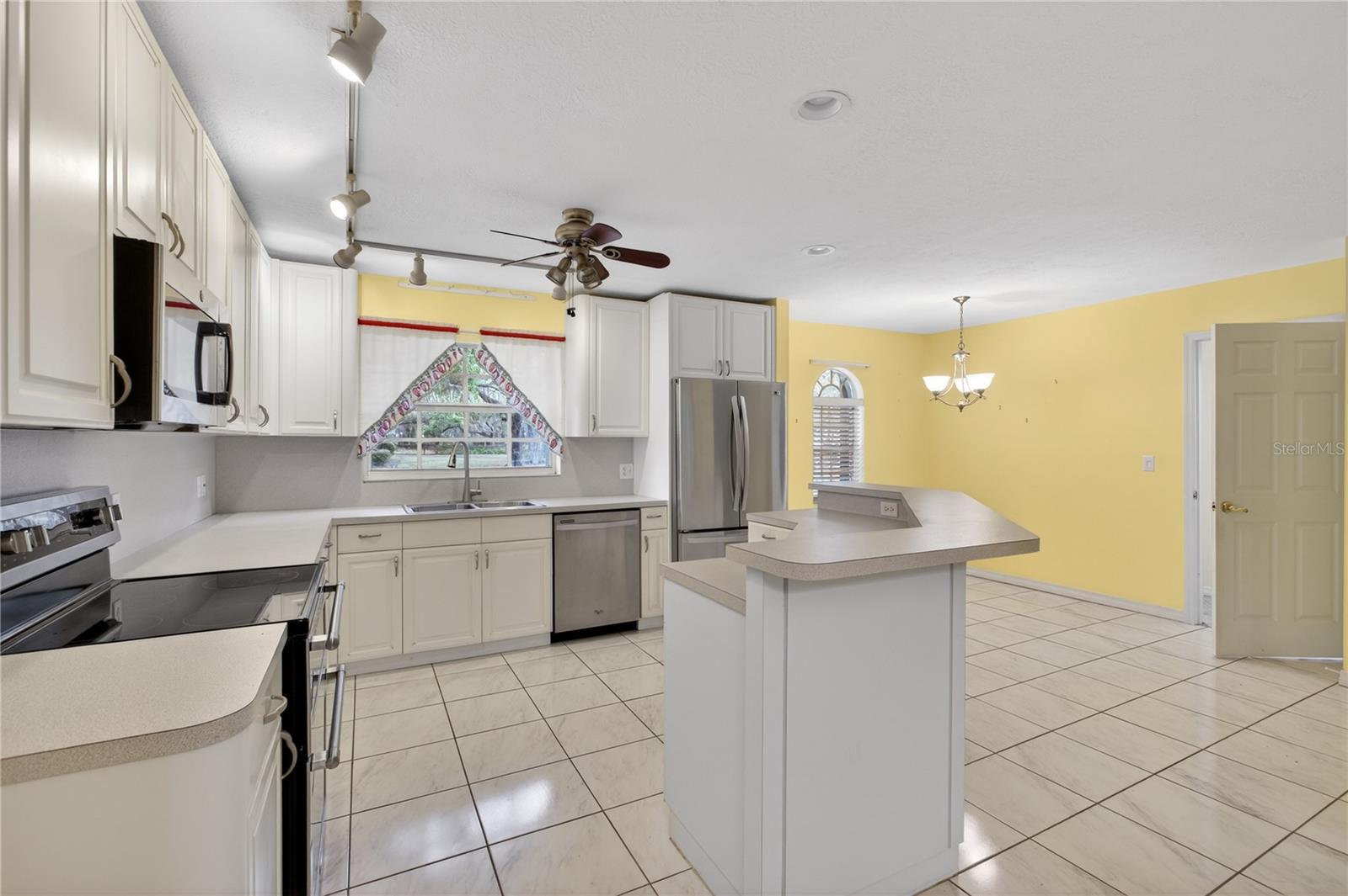 2065 OAK BEACH BLVD, SEBRING, FL — photo 9