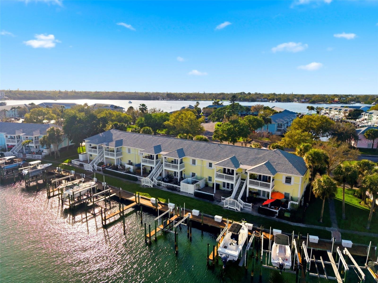 5174 BEACH DR SE #D, ST PETERSBURG, FL — photo 47