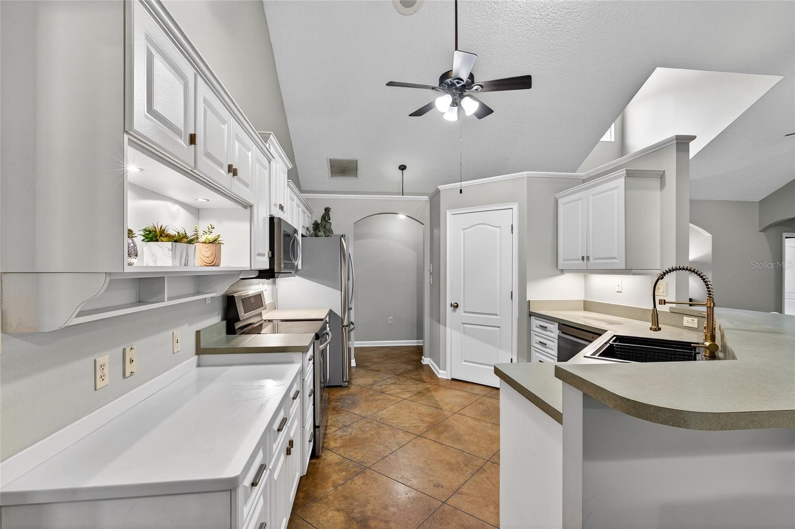 22301 CORONADO SOMERSET DR, SORRENTO, FL — photo 17