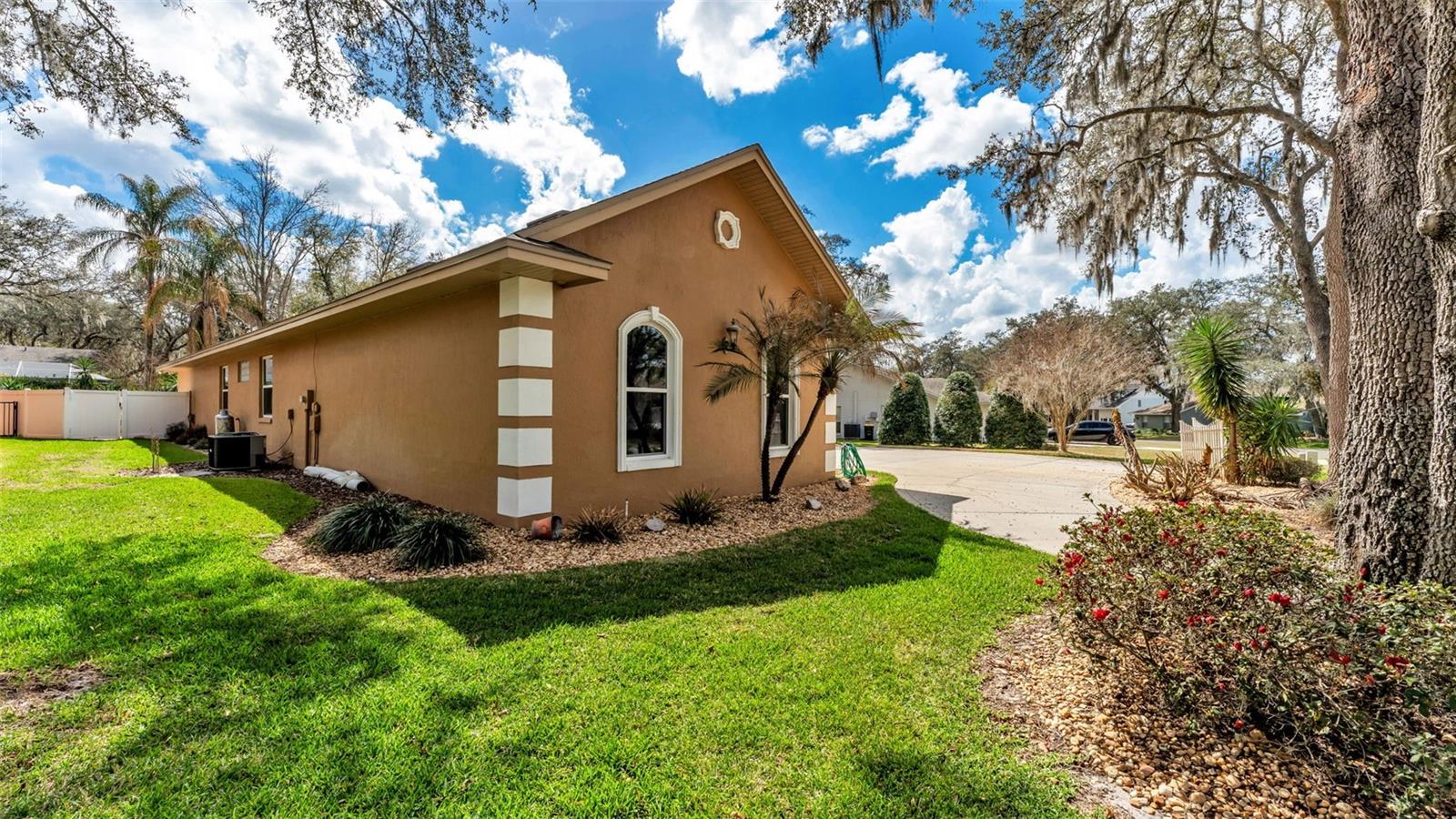 1603 SIR HENRYS TRL, LAKELAND, FL — photo 3