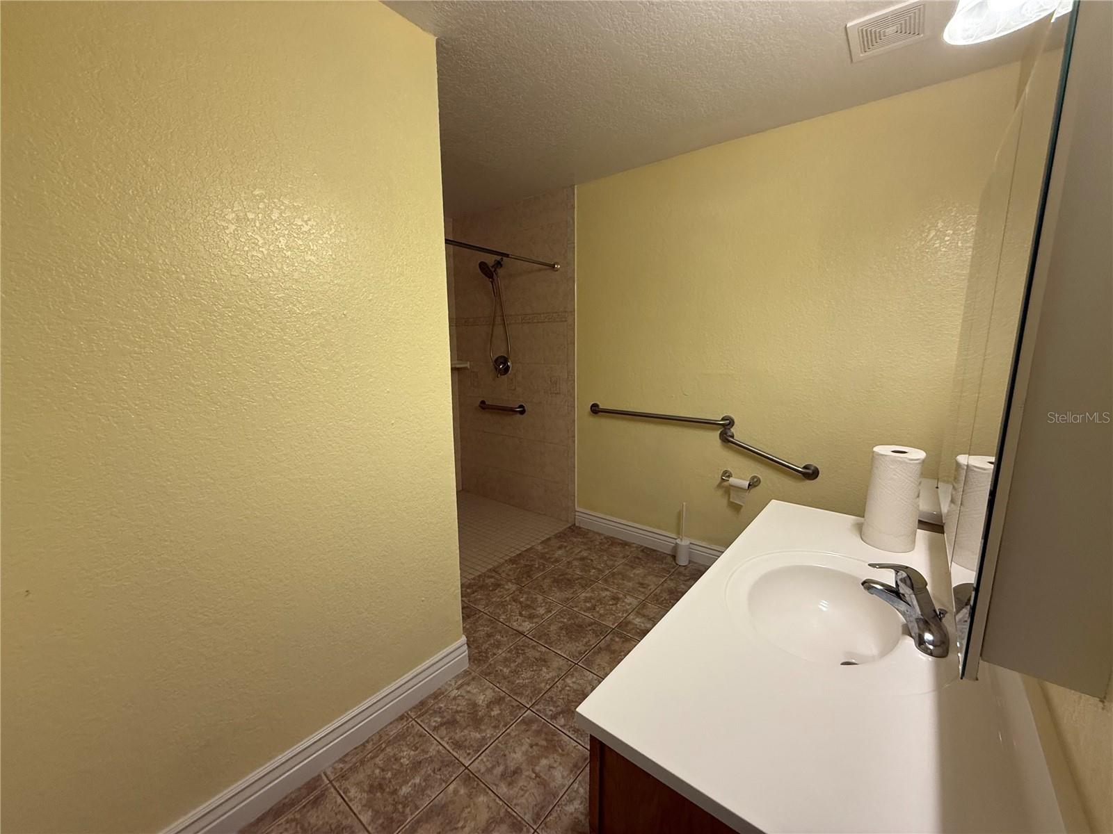 39106 GRAYS AIRPORT RD, LADY LAKE, FL — photo 34