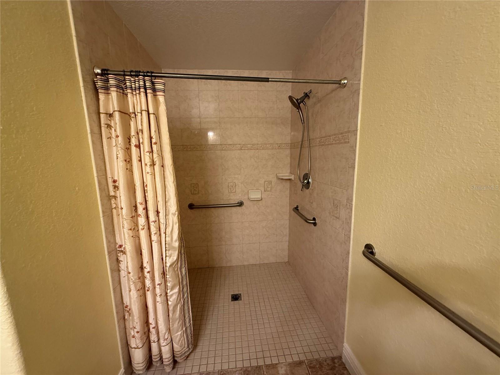 39106 GRAYS AIRPORT RD, LADY LAKE, FL — photo 37