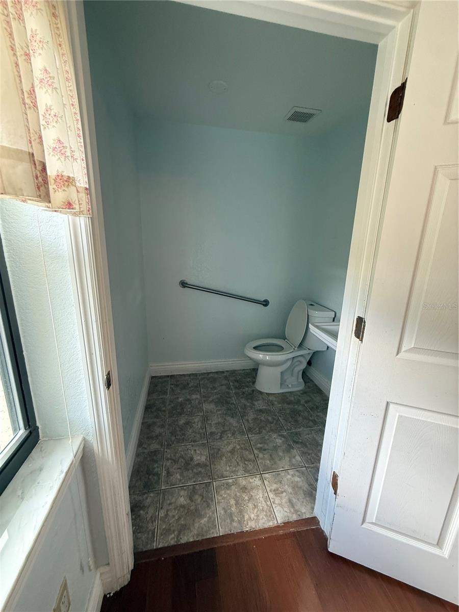 39106 GRAYS AIRPORT RD, LADY LAKE, FL — photo 39