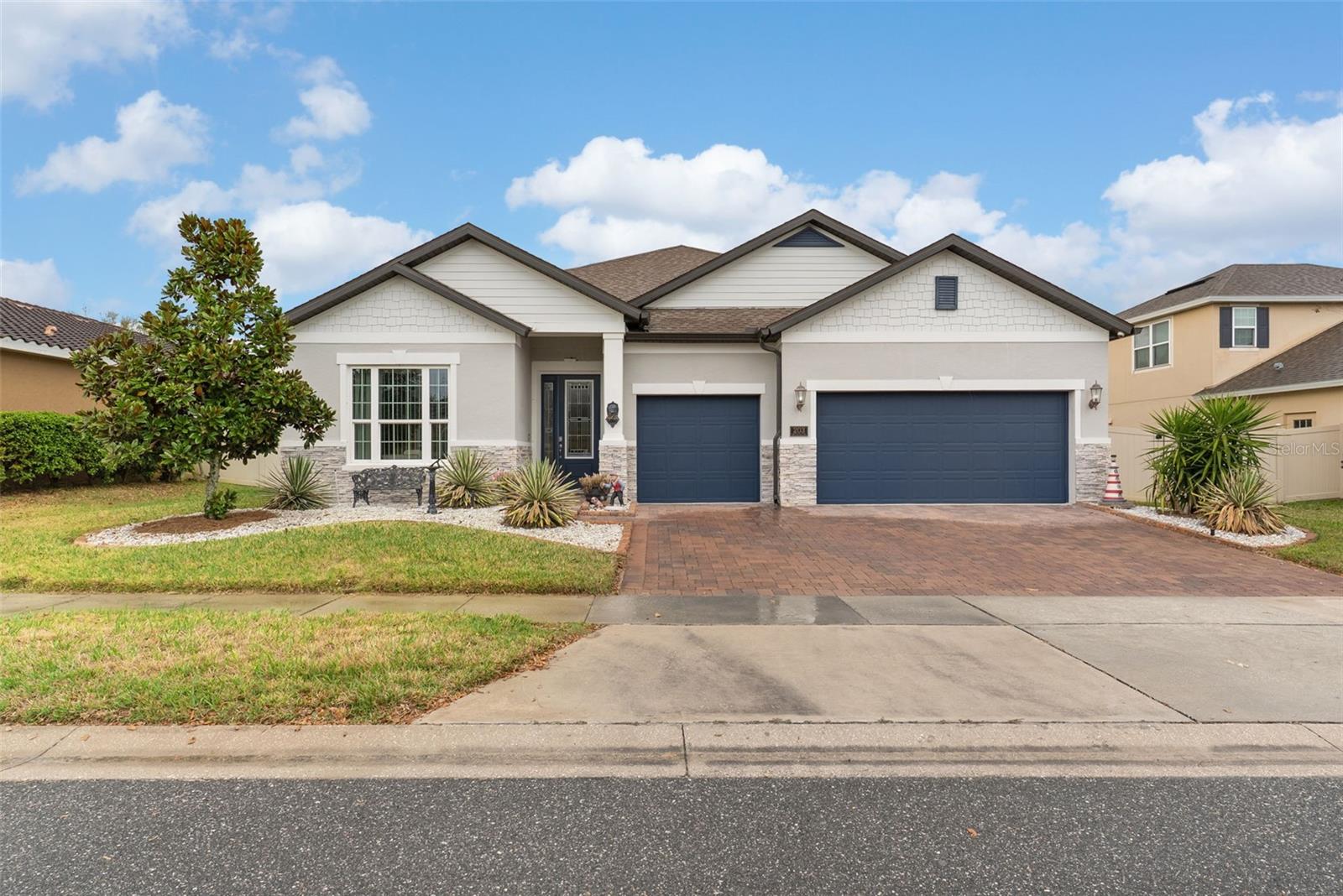 203 MESSINA PL, HOWEY IN THE HILLS, FL