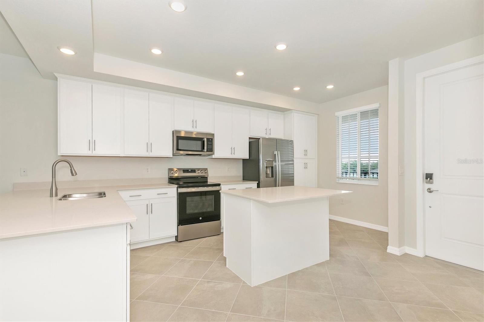 12320 WELLEN GOLF ST #305, VENICE, FL — photo 6