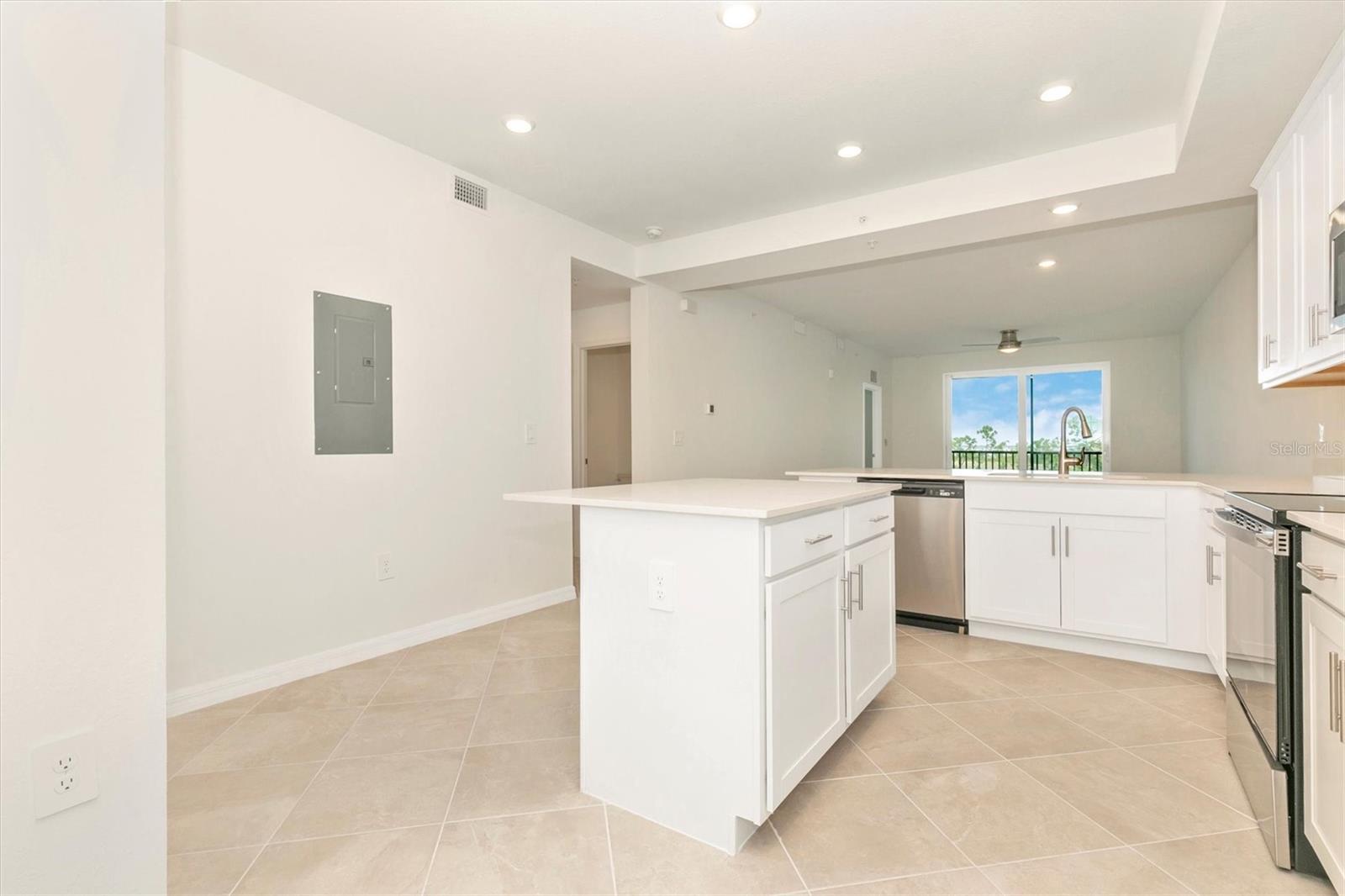 12320 WELLEN GOLF ST #305, VENICE, FL — photo 10