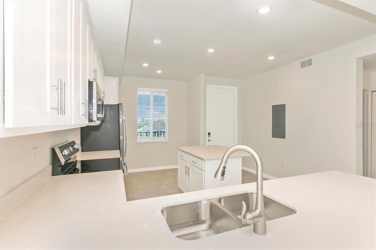 12320 WELLEN GOLF ST #305, VENICE, FL — photo 12