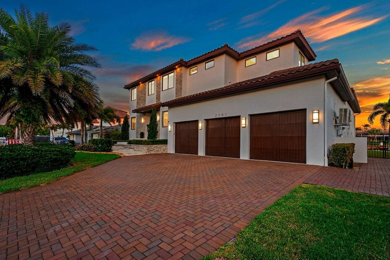 2060 ILLINOIS AVE NE, ST PETERSBURG, FL — photo 6
