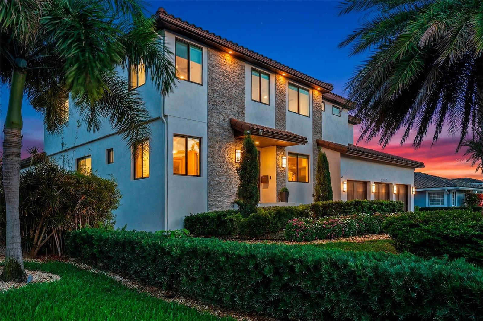 2060 ILLINOIS AVE NE, ST PETERSBURG, FL — photo 2
