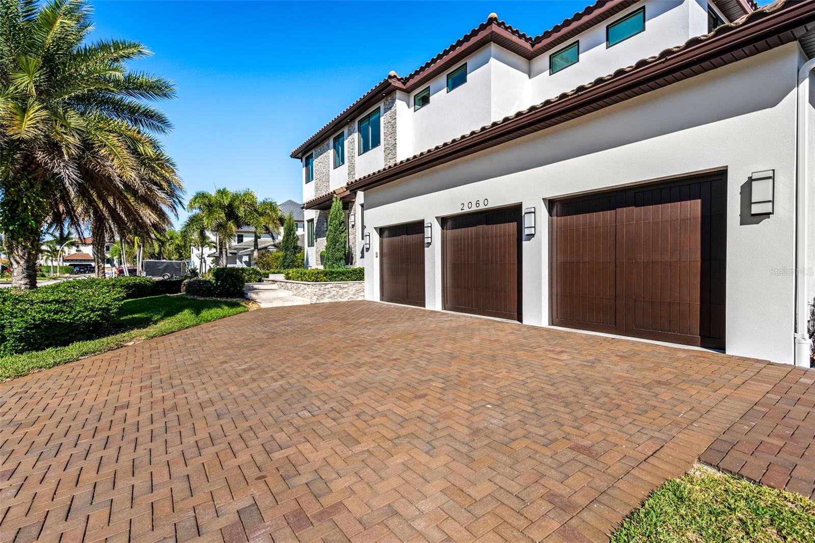 2060 ILLINOIS AVE NE, ST PETERSBURG, FL — photo 14