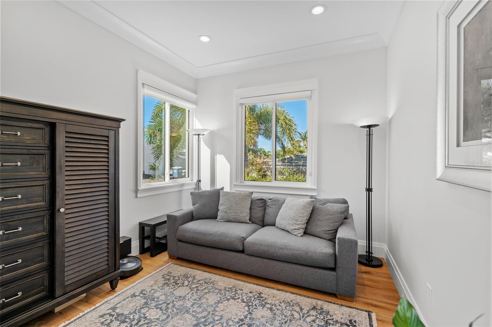 2060 ILLINOIS AVE NE, ST PETERSBURG, FL — photo 22