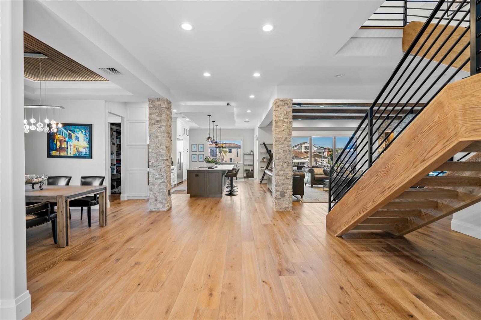 2060 ILLINOIS AVE NE, ST PETERSBURG, FL — photo 24