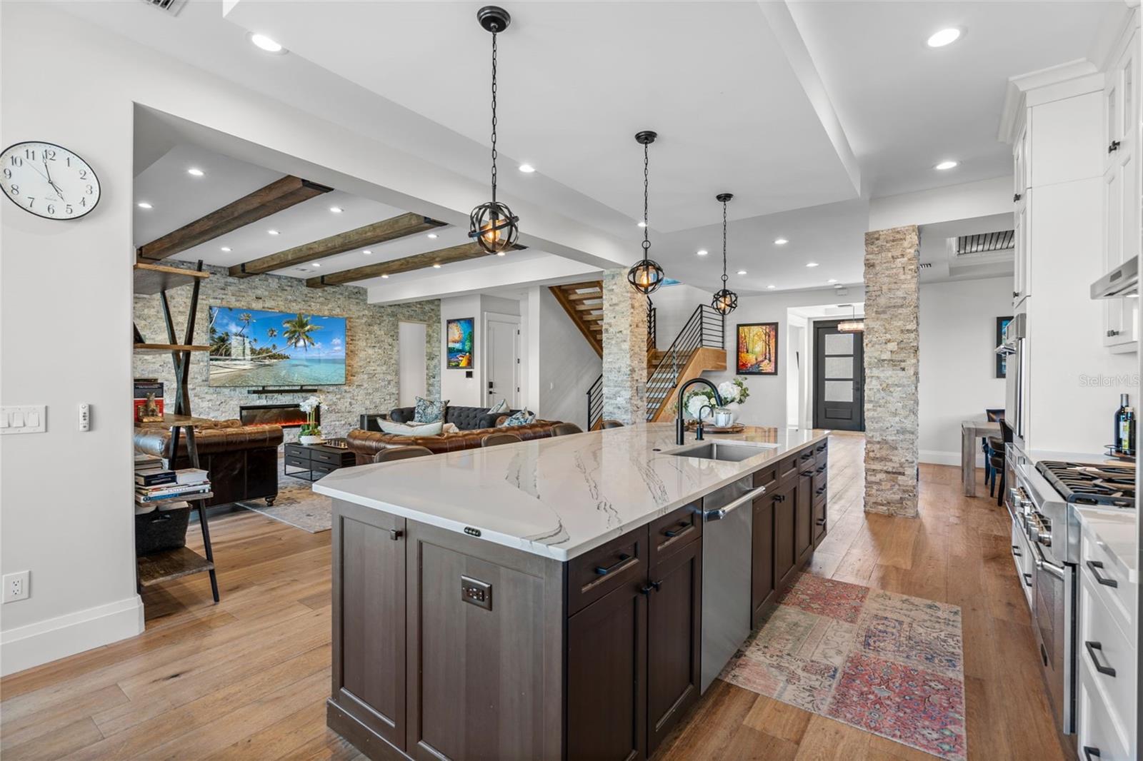2060 ILLINOIS AVE NE, ST PETERSBURG, FL — photo 37
