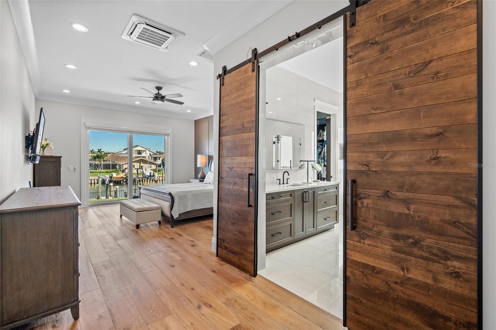 2060 ILLINOIS AVE NE, ST PETERSBURG, FL — photo 42