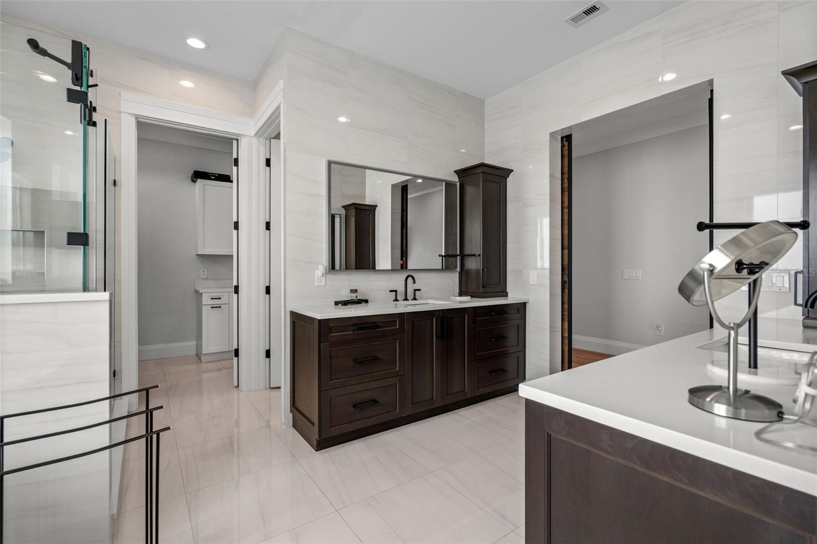 2060 ILLINOIS AVE NE, ST PETERSBURG, FL — photo 44