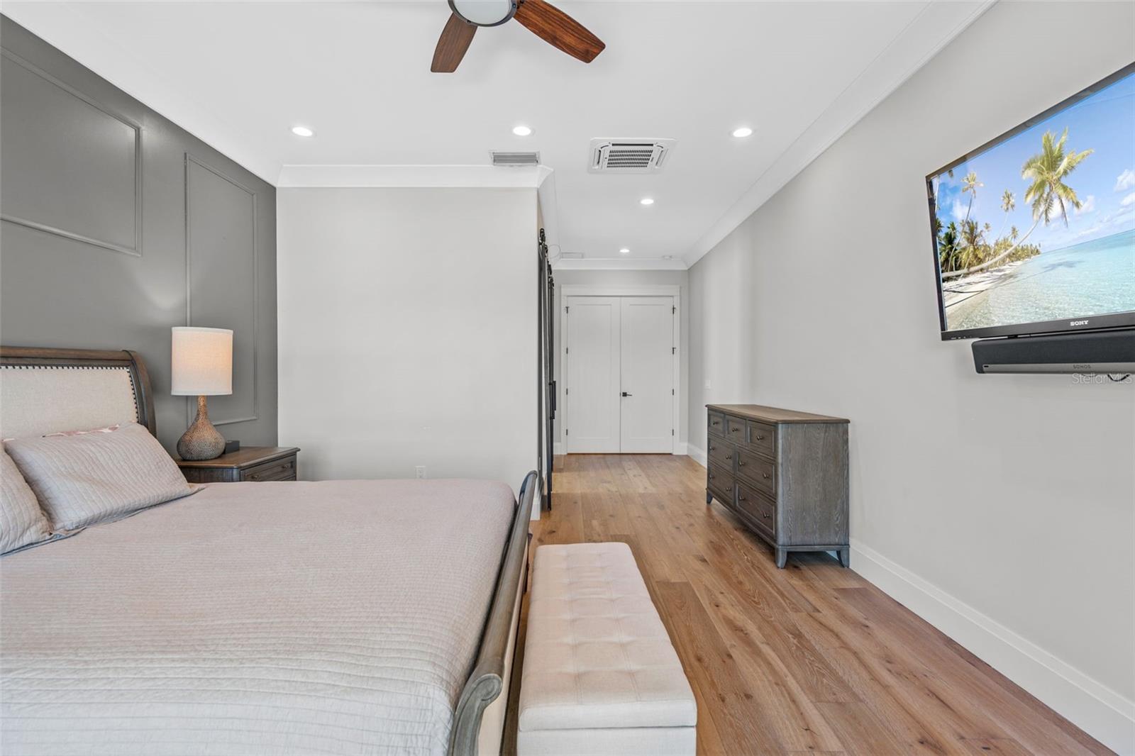 2060 ILLINOIS AVE NE, ST PETERSBURG, FL — photo 51