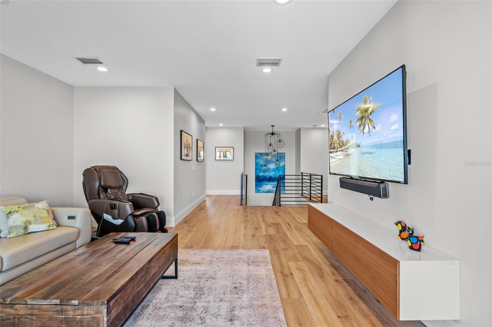 2060 ILLINOIS AVE NE, ST PETERSBURG, FL — photo 66