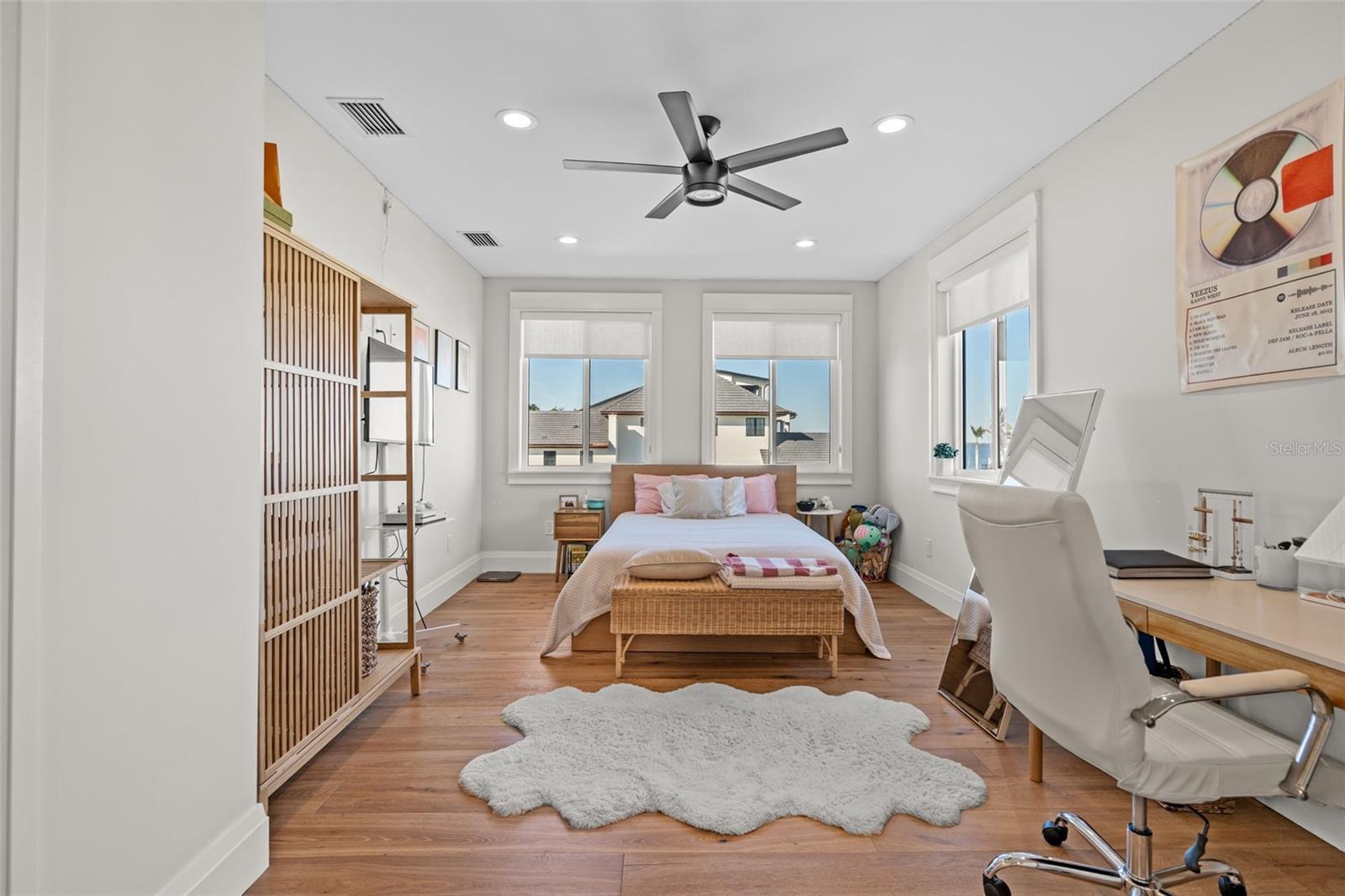 2060 ILLINOIS AVE NE, ST PETERSBURG, FL — photo 72