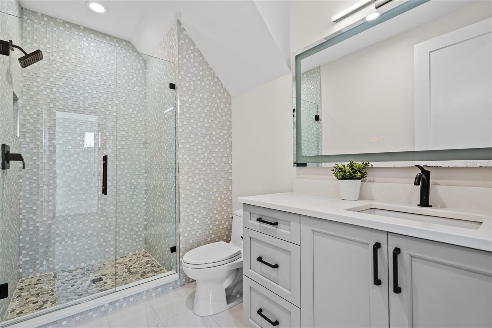 2060 ILLINOIS AVE NE, ST PETERSBURG, FL — photo 84