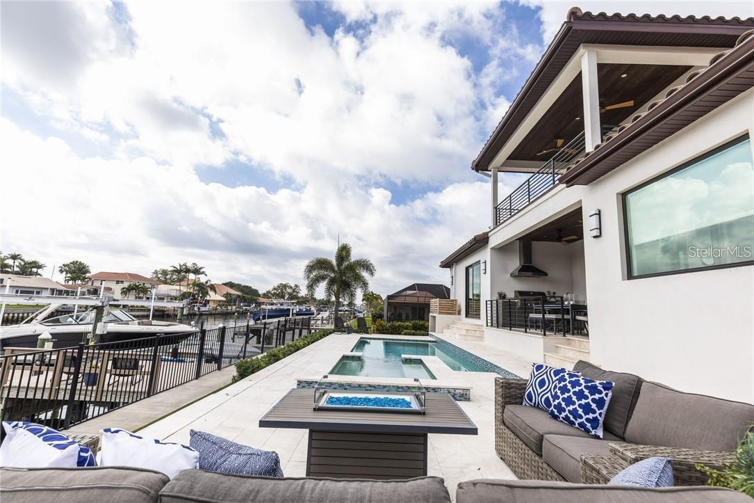 2060 ILLINOIS AVE NE, ST PETERSBURG, FL — photo 87