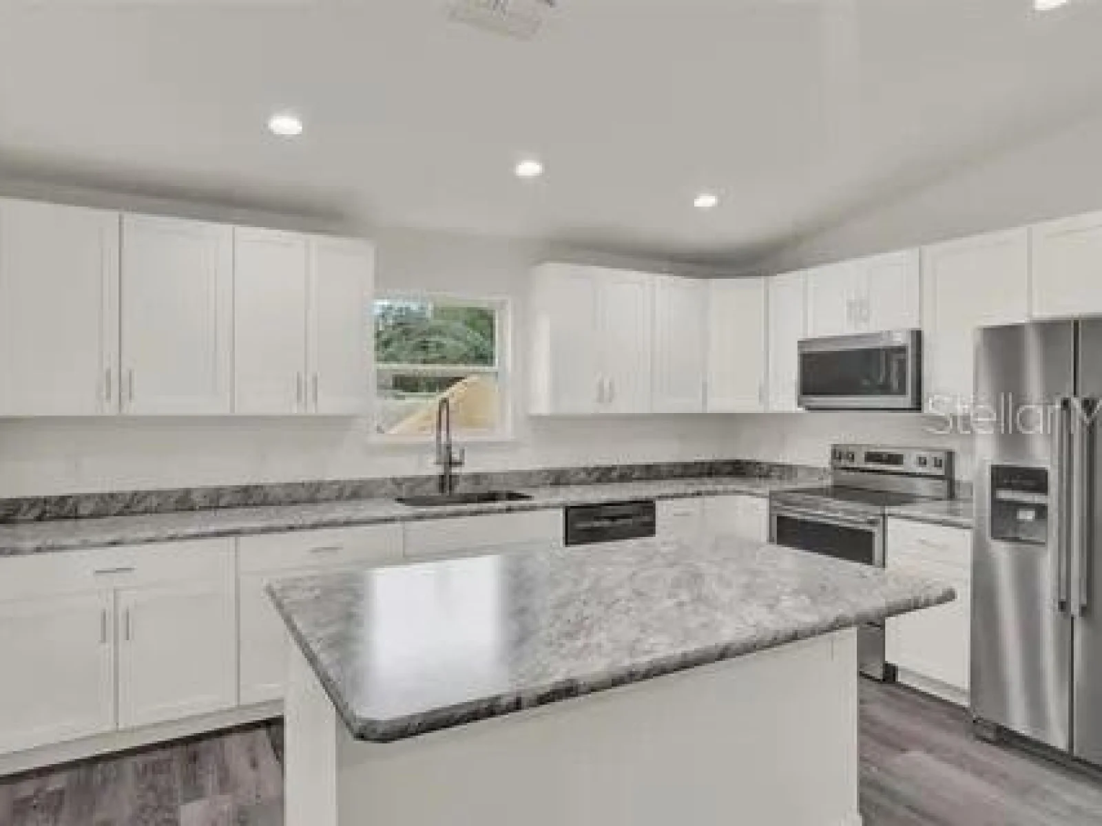 40091 OAKRIDGE DR, LADY LAKE, FL — photo 14