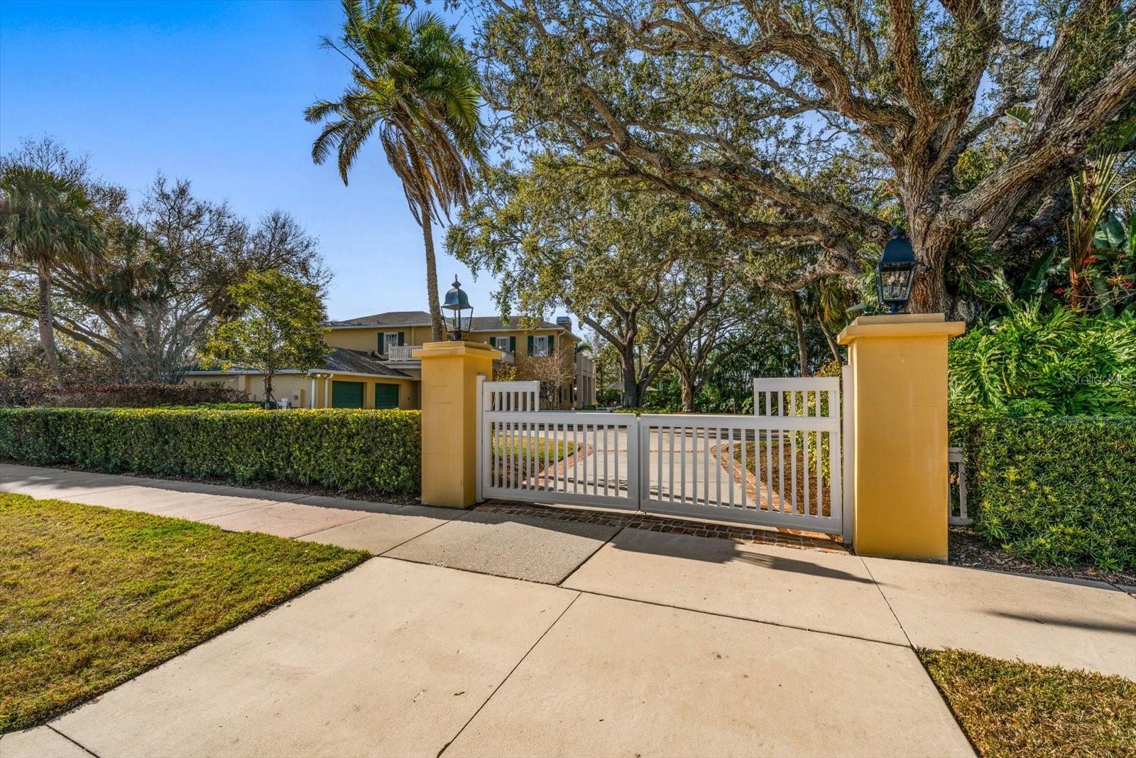 100 SARASOTA RD, BELLEAIR, FL — photo 70
