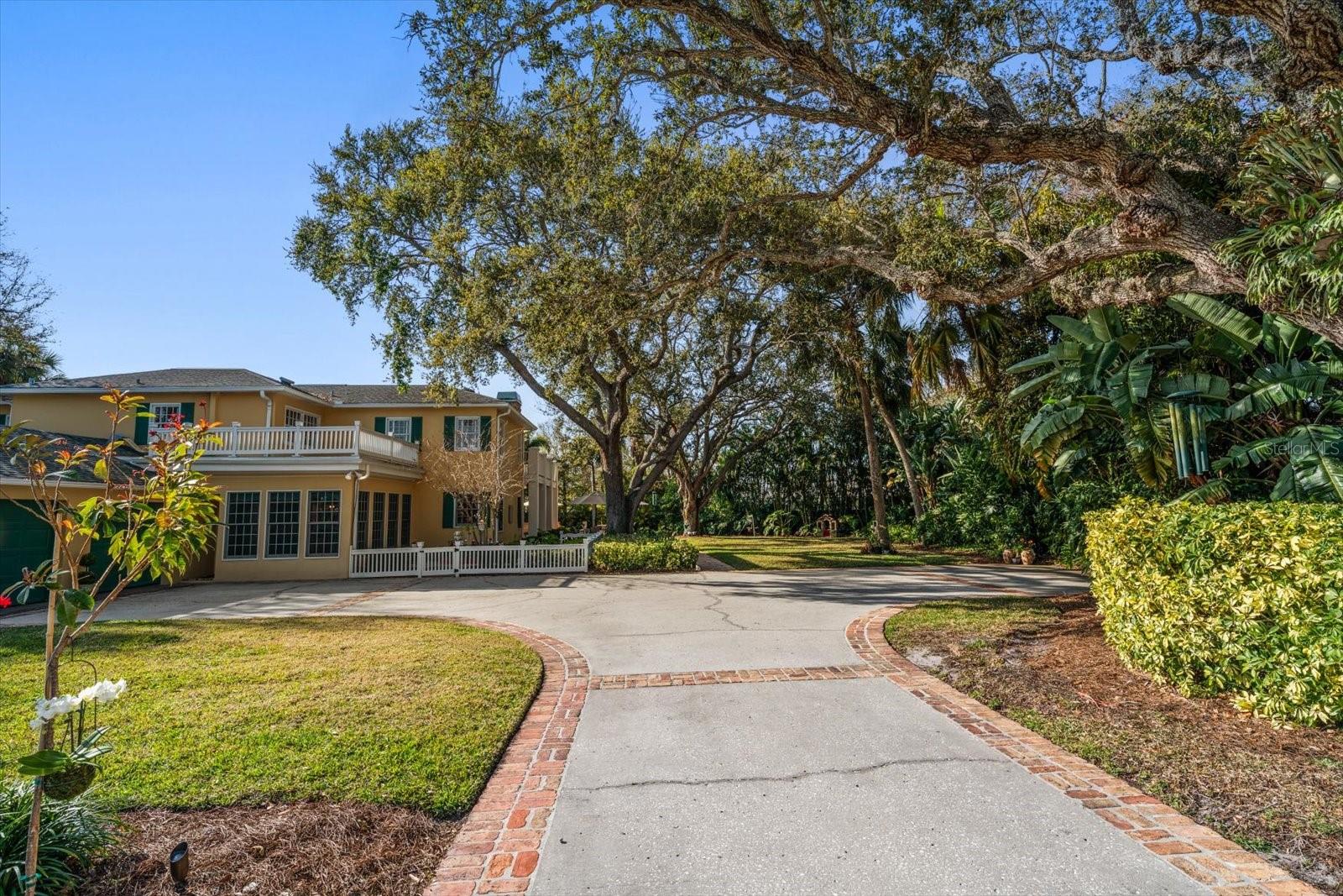 100 SARASOTA RD, BELLEAIR, FL — photo 71