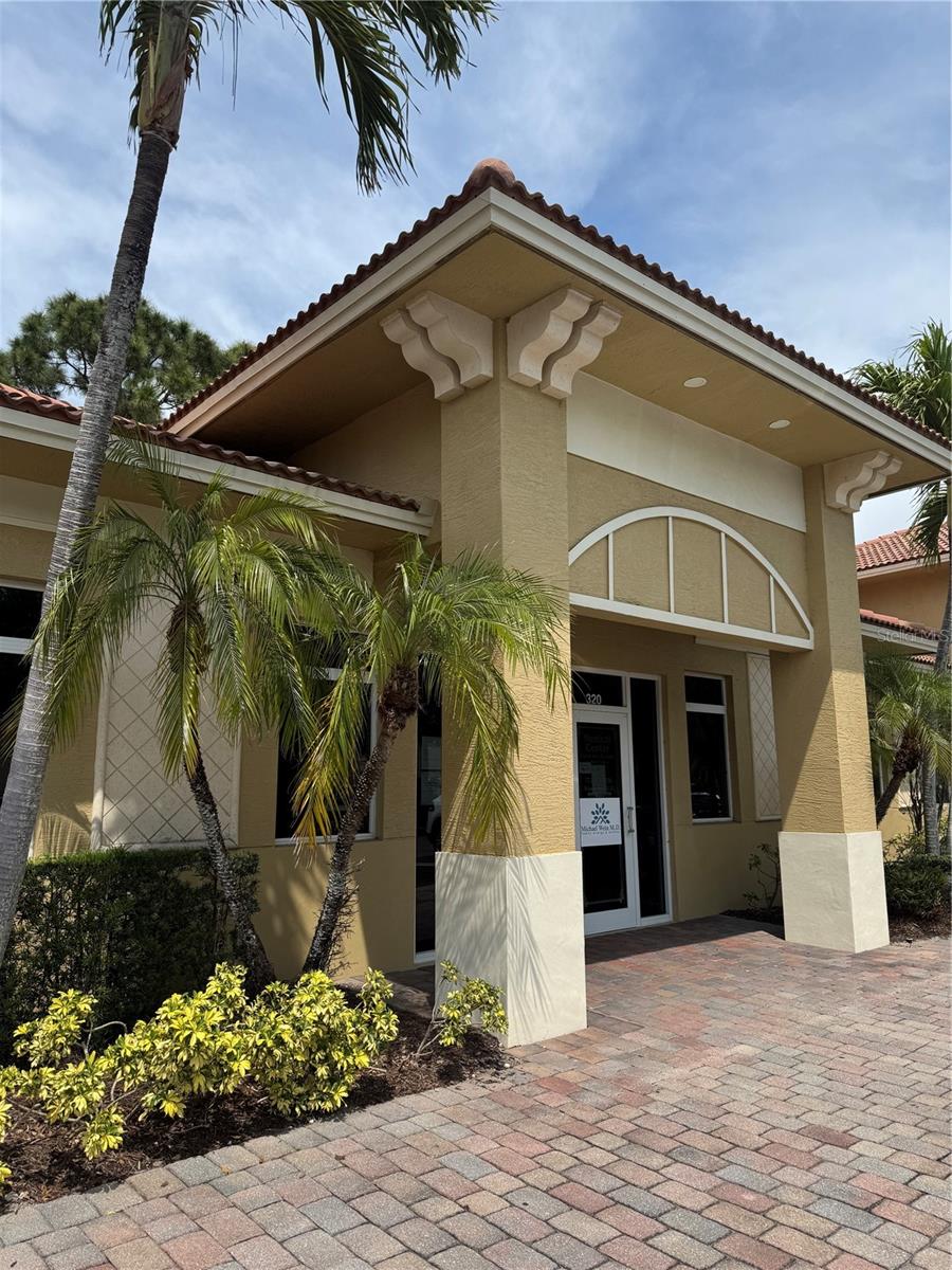 300 NW BETHANY DR #320-322, PORT ST LUCIE, FL
