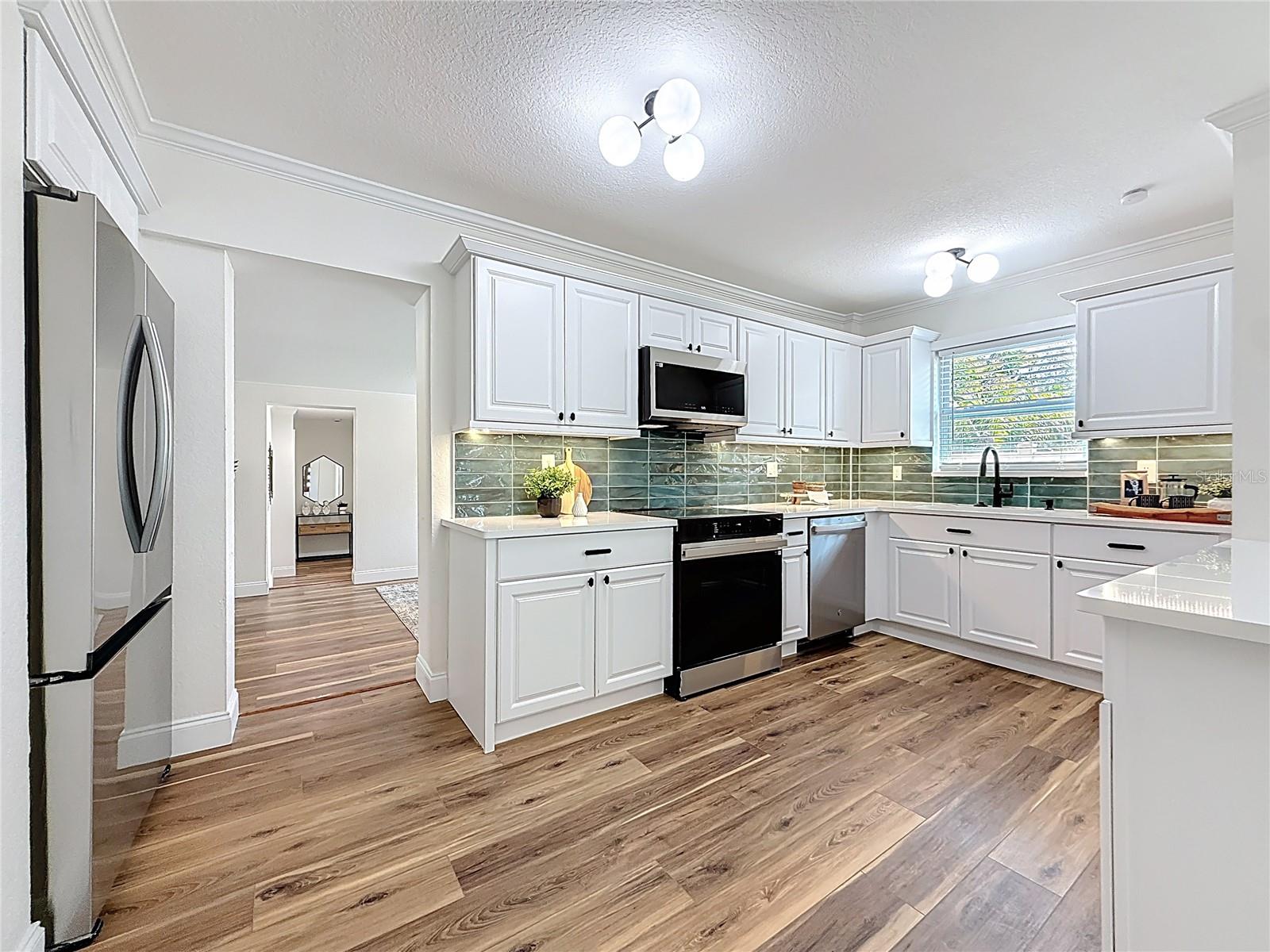 3021 GRANVILLE CT N, ST PETERSBURG, FL — photo 11