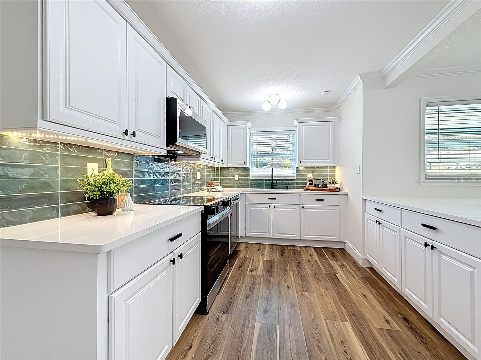 3021 GRANVILLE CT N, ST PETERSBURG, FL — photo 12