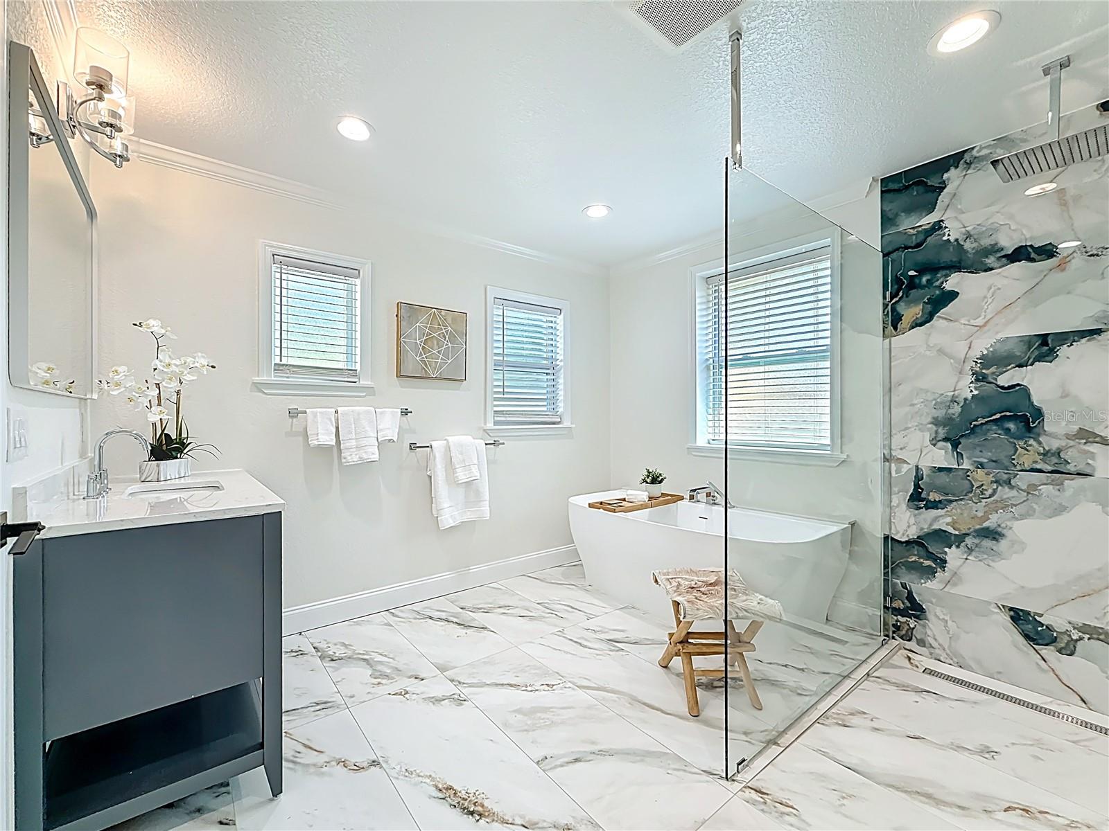 3021 GRANVILLE CT N, ST PETERSBURG, FL — photo 32