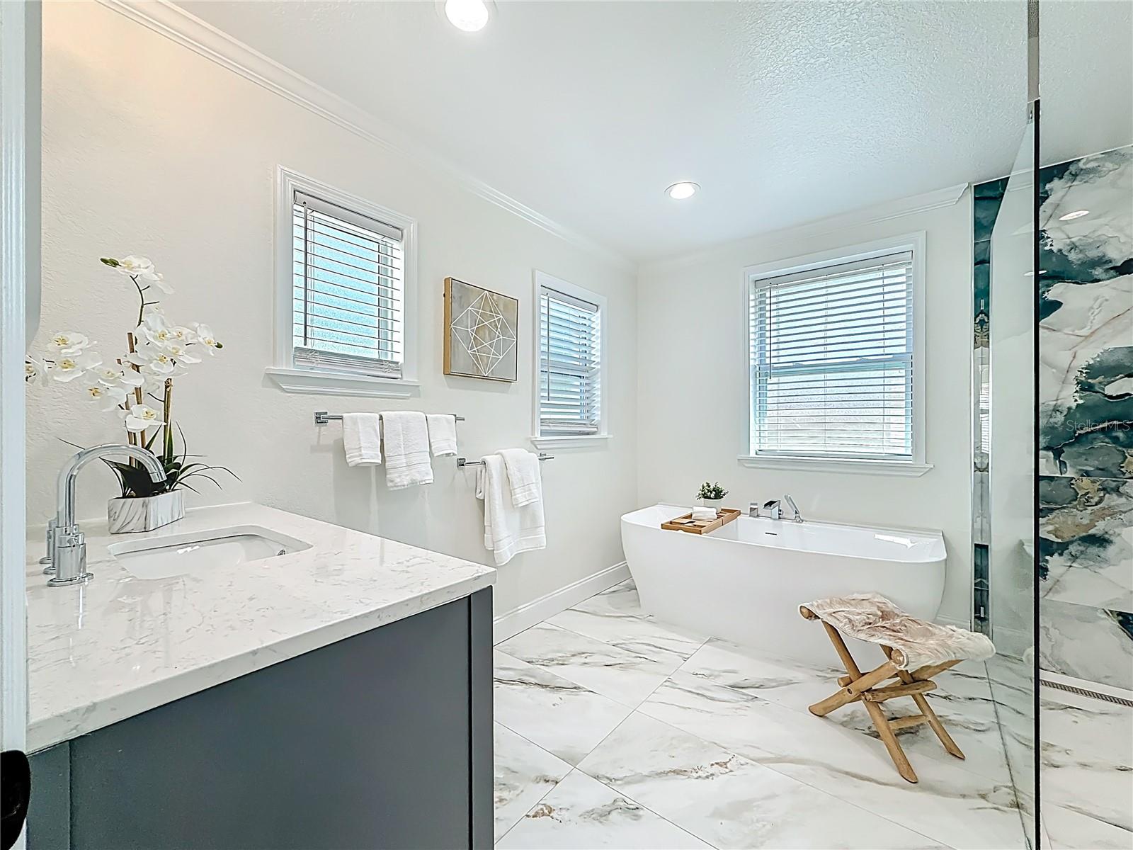 3021 GRANVILLE CT N, ST PETERSBURG, FL — photo 33