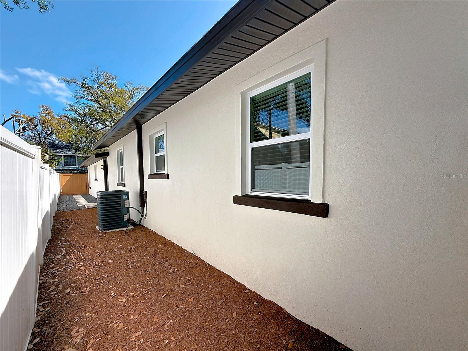 3021 GRANVILLE CT N, ST PETERSBURG, FL — photo 48